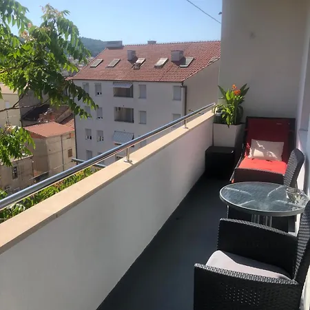Sandra With Balcony Apartment